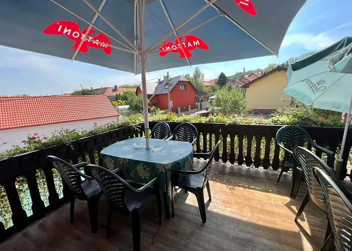 Restaurace A Na Ruzku بيت ضيافة *